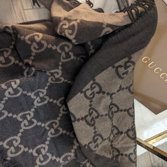 Authentic Vintage Gucci Blanket Brown GG - Picture 6 of 12